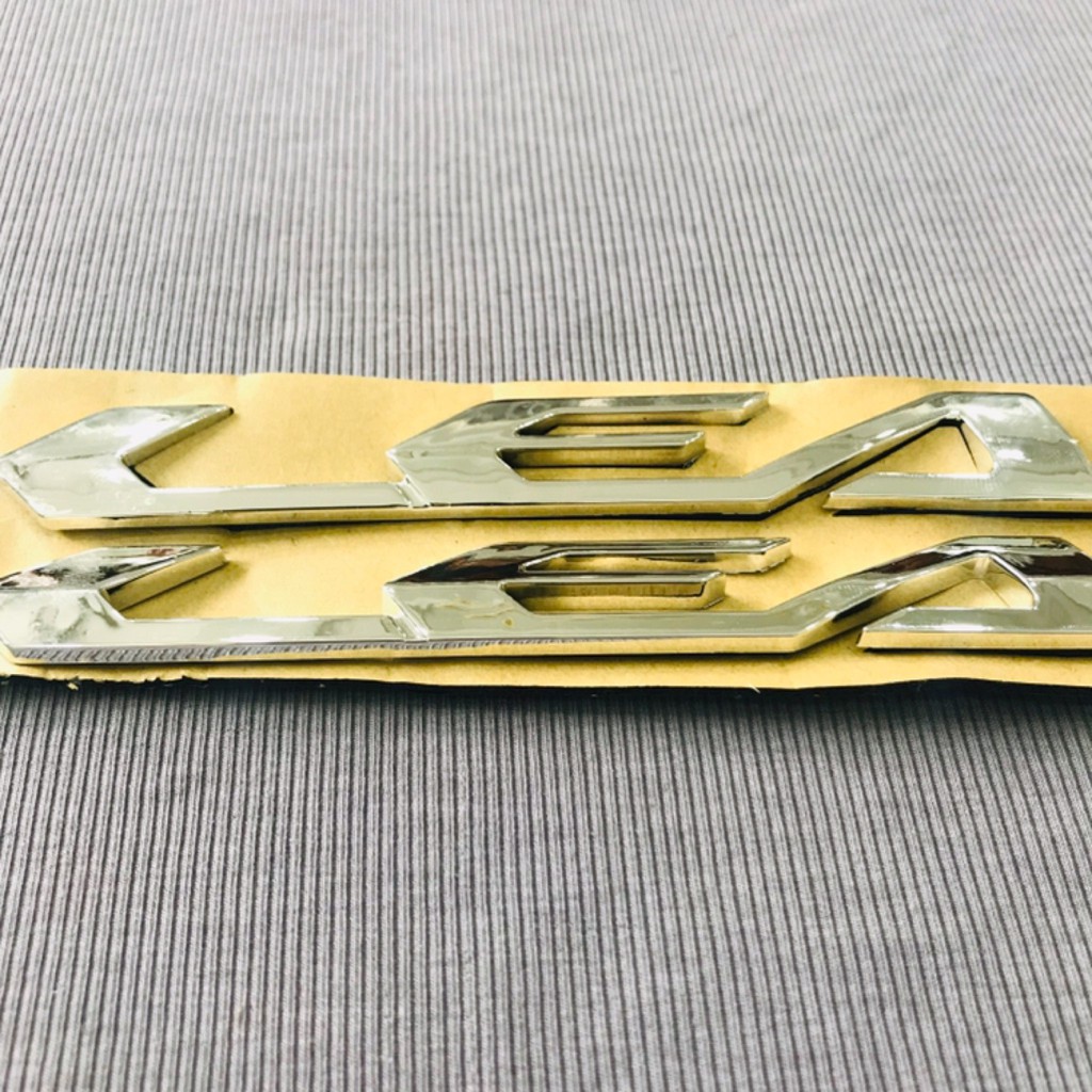 Cặp tem chữ Lead mẫu bắt vào nhựa 2 màu vàng và bạc