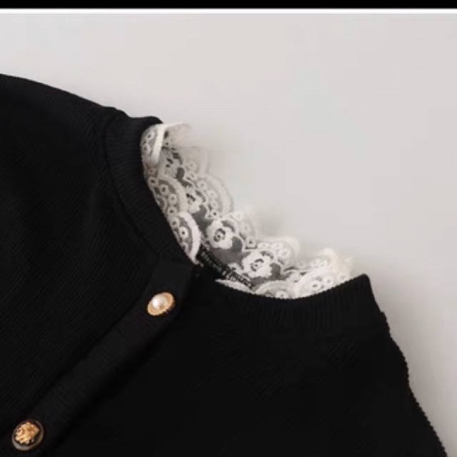 Áo khoác viền ren