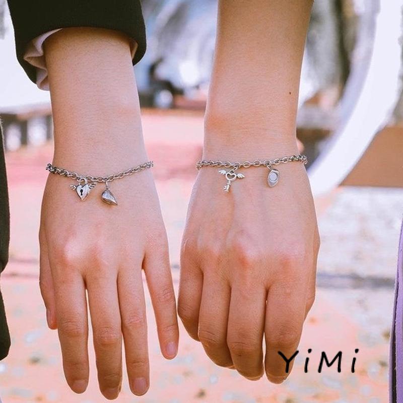 Vòng đeo tay cặp từ tính bằng thép titan với khóa trái tim đơn giản