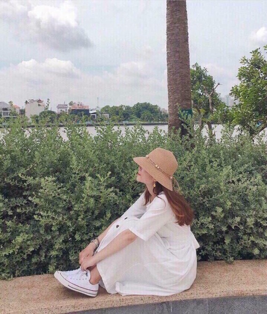 Maxi trắng đính nút đen cột lưng | BigBuy360 - bigbuy360.vn