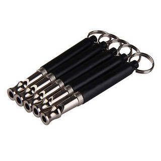 Còi siêu âm huấn luyện chó