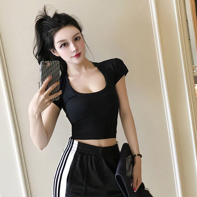 Áo Thun Nữ Cổ Tròn Ngắn Tay