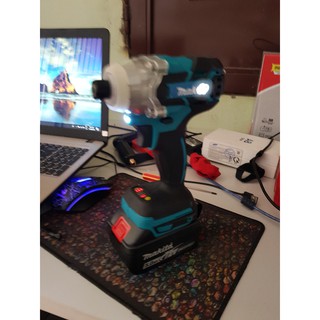 máy bắt vít makita không chổi than