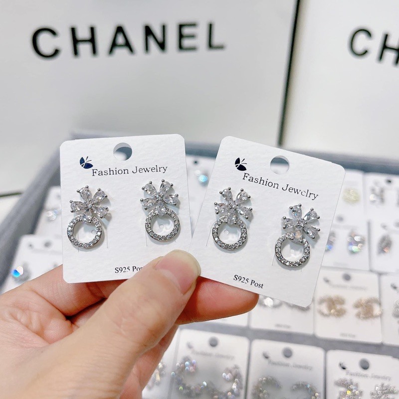 Bông tai xinh đính đá sang chảnh