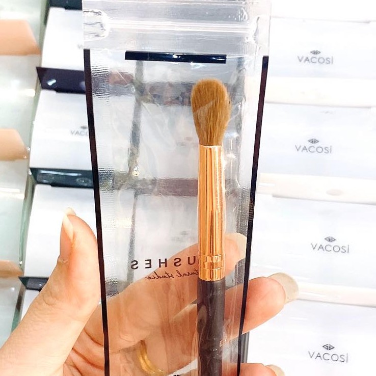 Cọ Tán Phấn Mắt Mosky Vacosi Smoke &amp; Blend Brush E18 - cọ trang điểm kiểu bo tròn và lông cọ mềm mại
