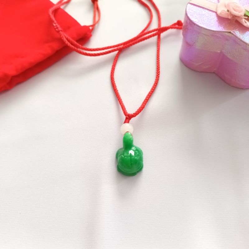 Vòng cổ rùa đá màu xanh cho bé học giỏi, rèn nên tính cách bền bỉ, kiên trì