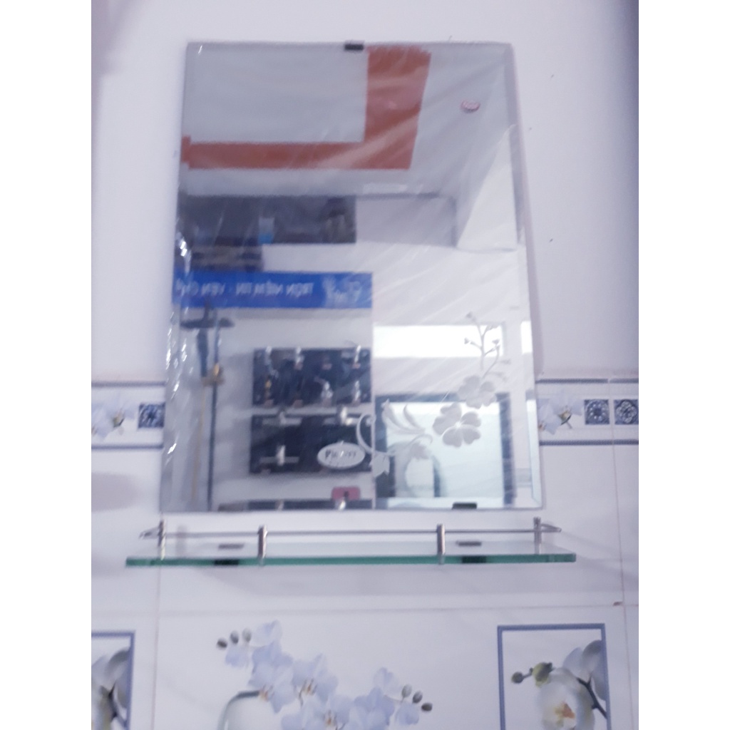 Gương soi kệ kiếng