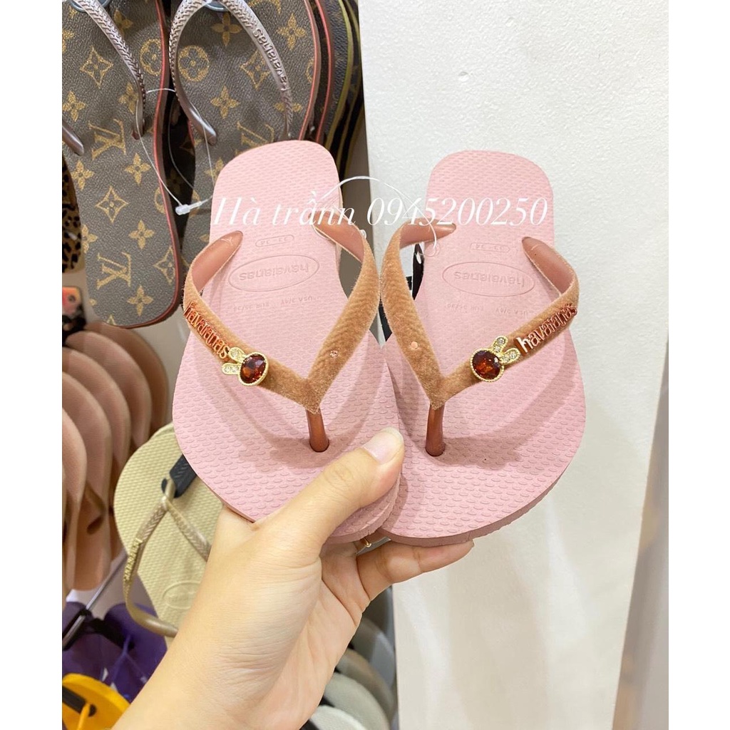 Charm Tai thỏ có sẵn