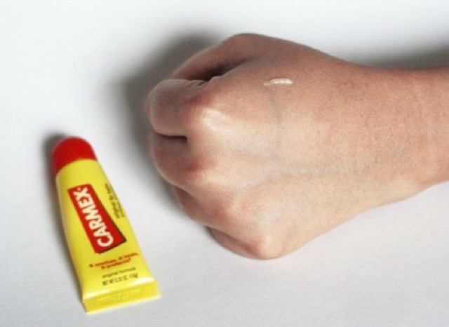 SON DƯỠNG MÔI CARMEX