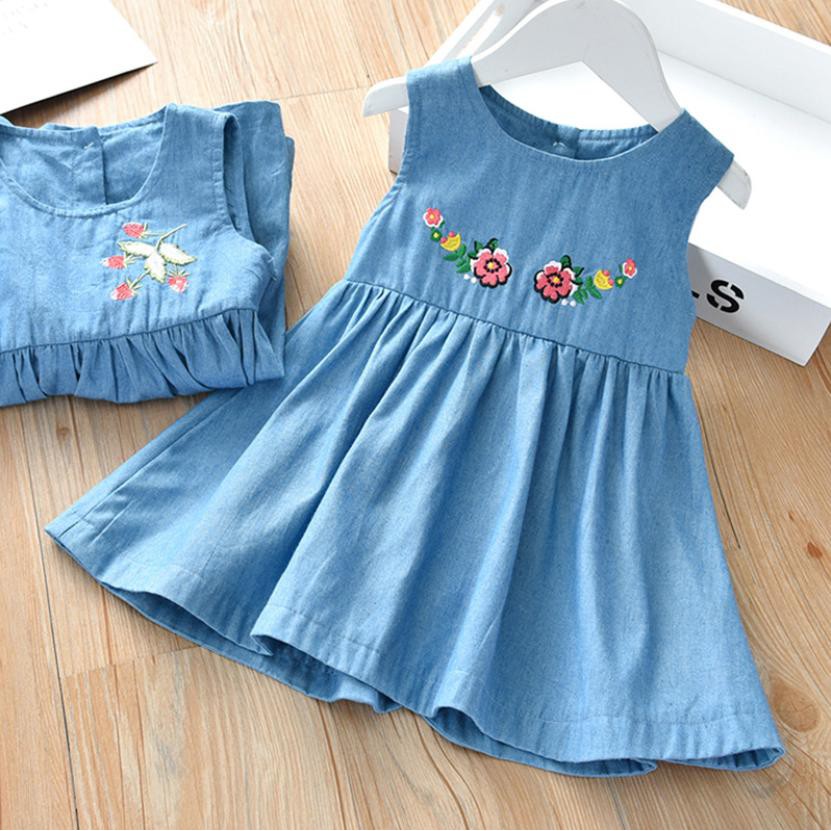 Váy đầm bé gái vải denim thêu hoa phong cách Hàn Quốc mẫu mới mùa hè 2022