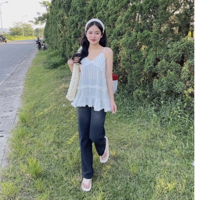 ÁO HAI DÂY LISA TOP Thiết kế form xoè babydoll trẻ trung năng động tone màu trắng basic style ullzang hàn quốc