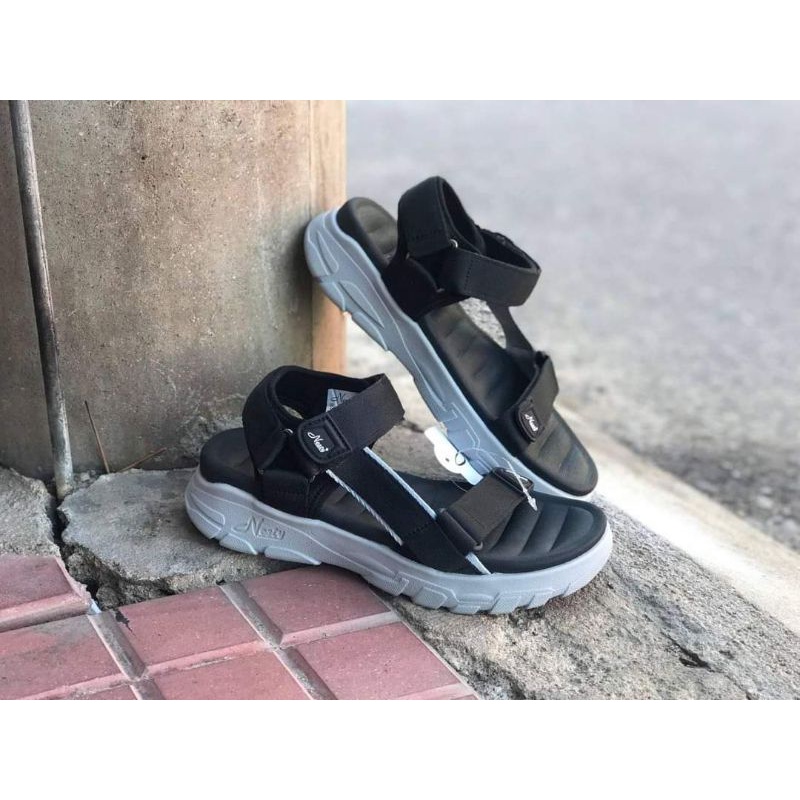 Giày Sandal Nesty nam nữ chính hãng đen đế xám