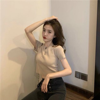 Áo Thun Gân Xẻ Cổ Tim