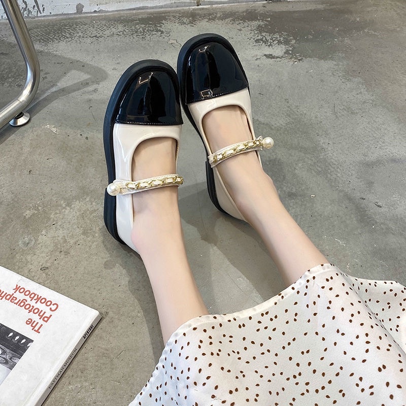 Giày bệt quai dán bánh bèo