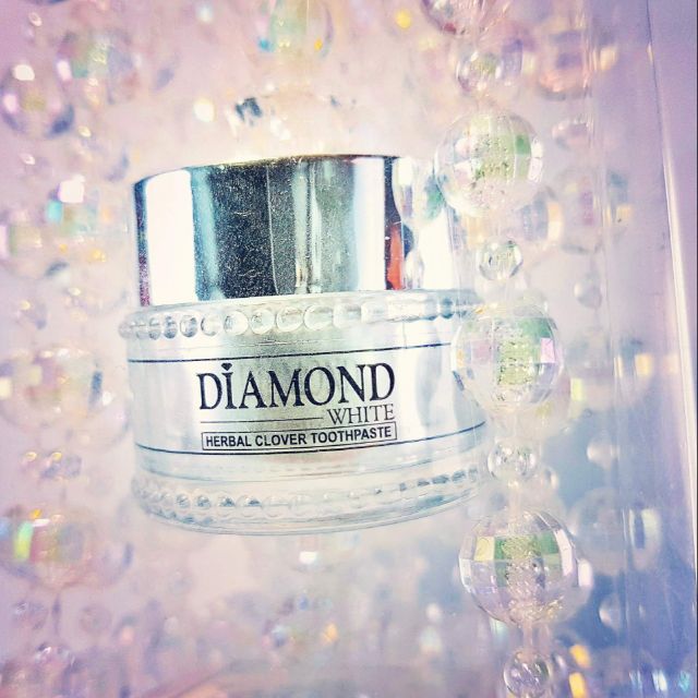 DIAMOND WHITE KEM LÀM TRẮNG RĂNG 5-7 NGÀY