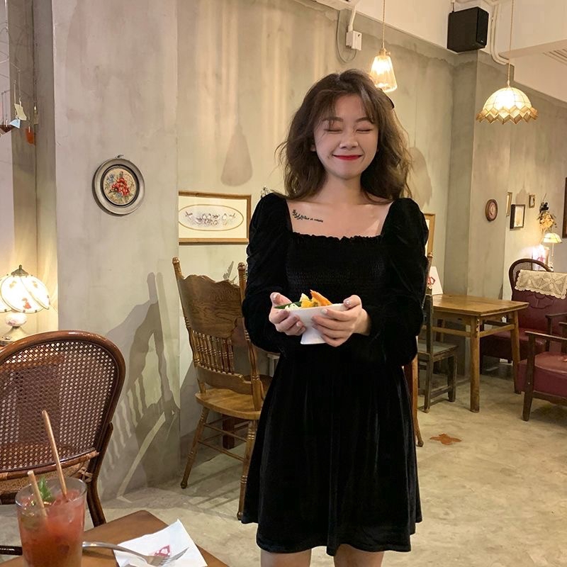 Đầm dài tay cổ vuông màu đen thanh lịch thời trang cho nữ | BigBuy360 - bigbuy360.vn
