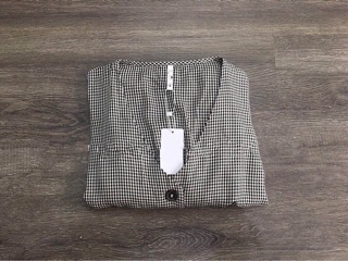 Bán sỉ váy kẻ cổ v cúc dọc