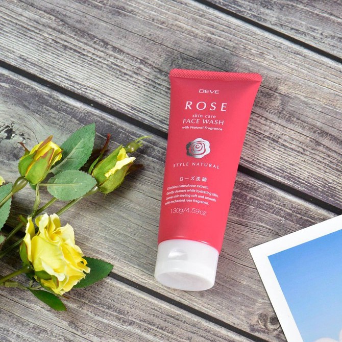 Sữa Rửa Mặt Dưỡng Ẩm Chiết Xuất Hoa Hồng Deve Rose Face Wash (130g)