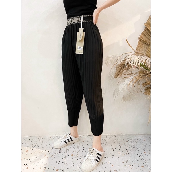 QUẦN DÀI XẾP LY NHĂN CHẤT VẢI ĐẸP MỀM KHÔNG NHĂN ĐỨNG FROM
