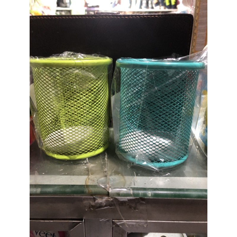 Cốc cắm bút Deli