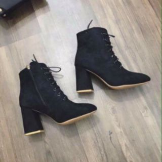 Bốt da lộn buộc dây