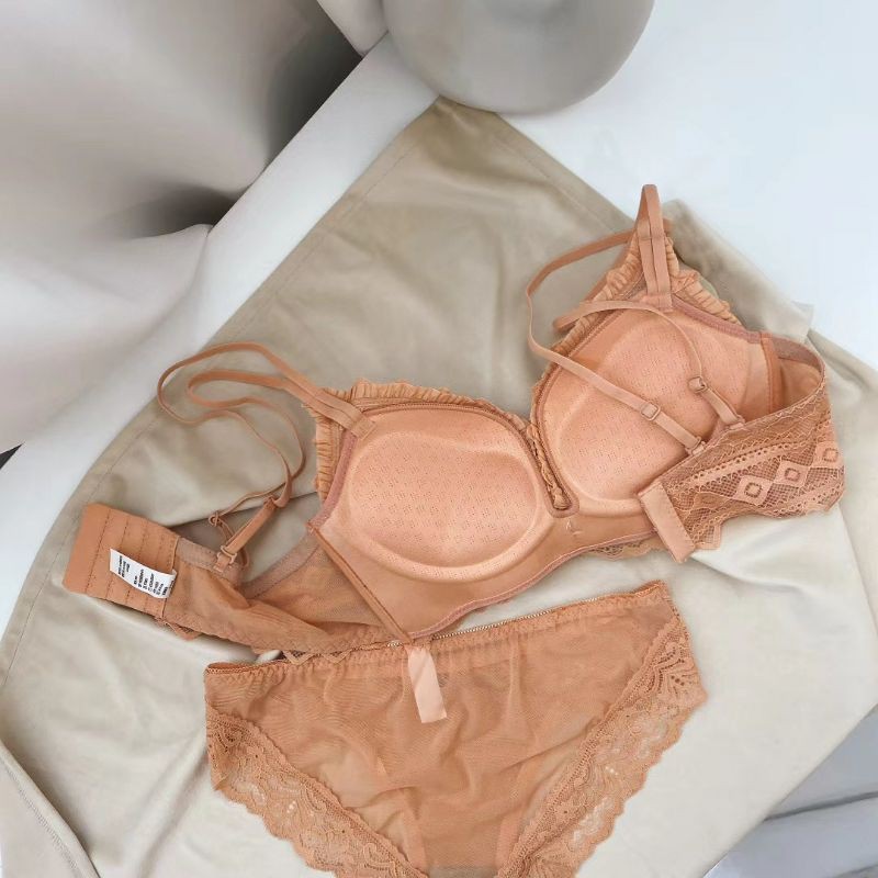 #B06: bộ đồ lót cao cấp hàng thiết kế, không gọng, mút su non dày 5-6cm, nâng ngực, tạo khe sexy