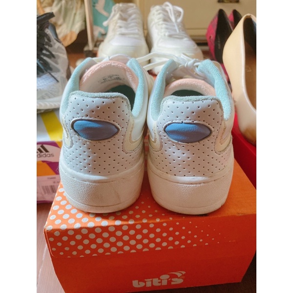 Thanh lý pass giày 𝑺𝑻𝑹𝑨𝑫𝑰𝑽𝑨𝑹𝑰𝑼𝑺 Size35