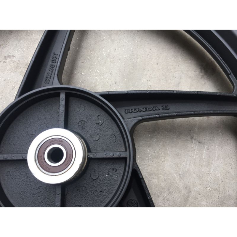 Vành đúc xe máy 5 nan đen mờ lắp đĩa bằng