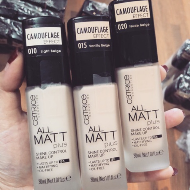 Kem nền Catrice Kiềm dầu, che khuyết điểm. Dành cho da có lỗ chân lông to