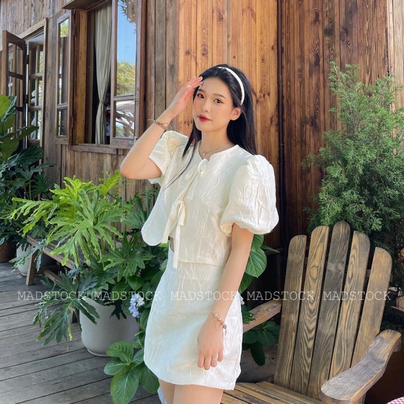 Set áo gấm hoa hồng nổi áo croptop tay lỡ buộc nơ mix chân váy chữ A Madstock