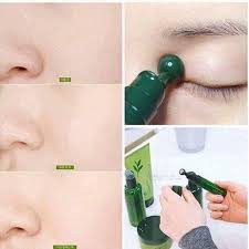 THANH LĂN DƯỠNG MẮT Innisfree The Green Tea Seed Eye &amp; Face Ball