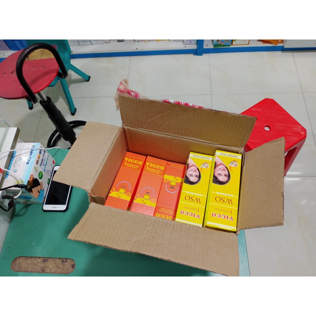 Kem nghệ giảm thâm mụn Ấn Độ Vicco Turmeric Skin Cream từ nghệ và đàn hương
