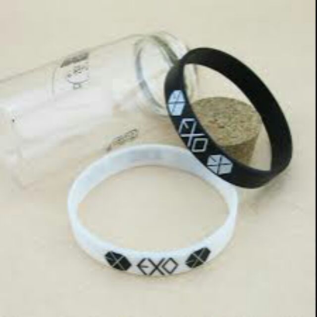 Vòng tay cao su EXO