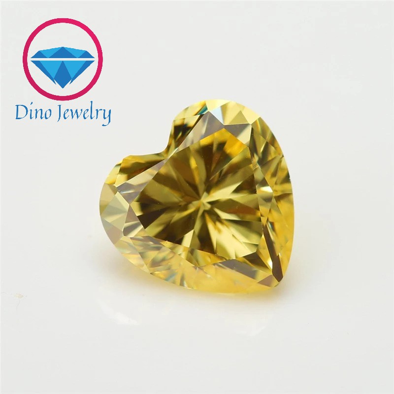 Kim cương nhân tạo cao cấp Moissanite Heart vàng vivid