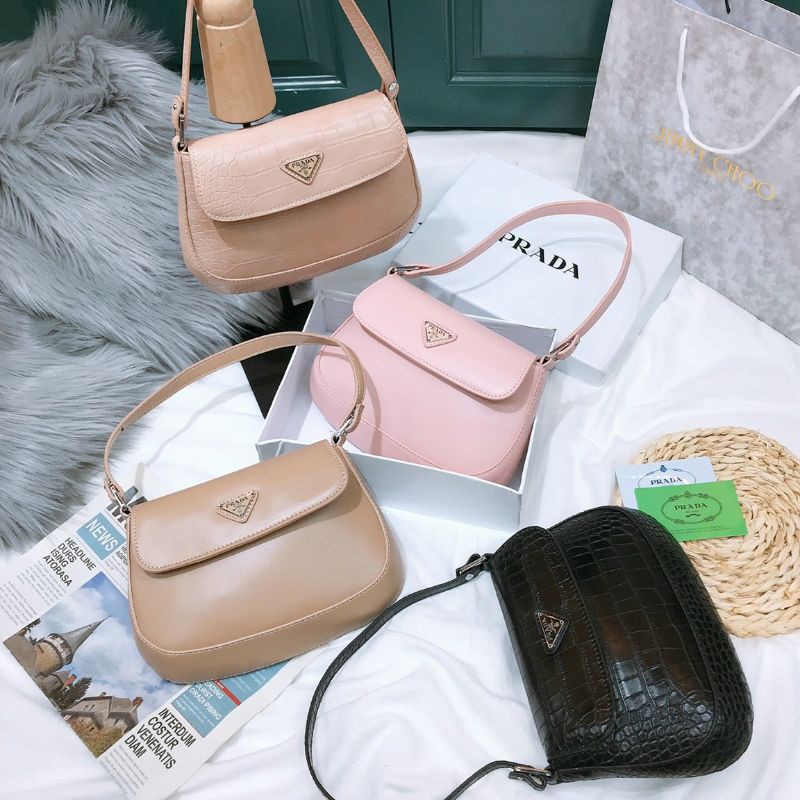 Túi kẹp nách 𝓟𝓻𝓪𝓭𝓪 cleo bầu Siêu Hot size 20cm fullbox