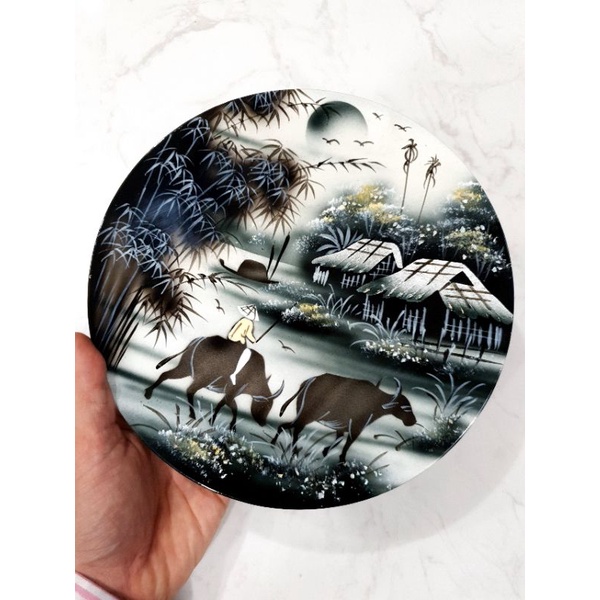 Đĩa sơn mài trắng đen phong cảnh làng quê Việt Nam cực đẹp