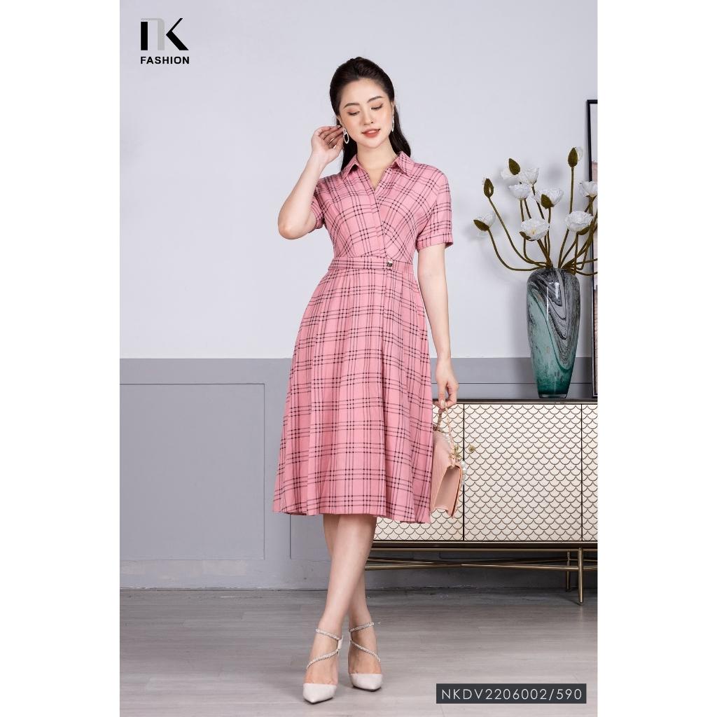 Đầm Nữ Xếp Ly Kẻ Caro NK Fashion Cổ Sơ Mi Tay Cánh Dơi, Chất Liệu Nhập Hàn Cao Cấp Mềm Mịn NKDV2206002