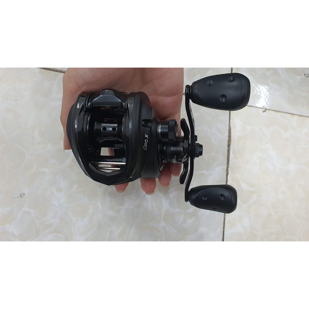 Máy câu ngang Abu Garcia Revo4 X-HS-L tay trái