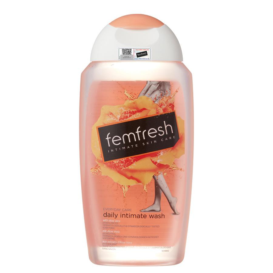 Dung dịch vệ sinh phụ nữ Femfresh Daily Intimate Wash 250ml