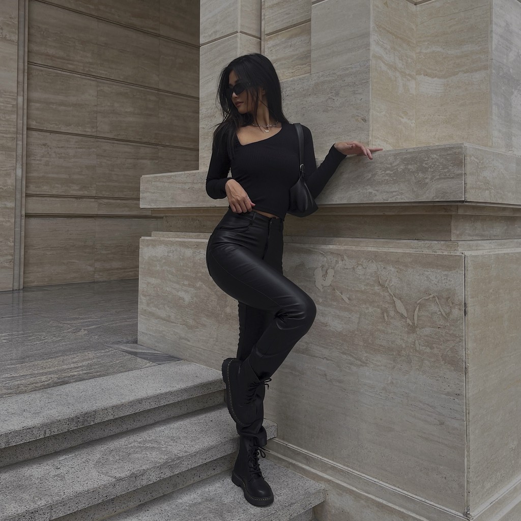 [Mã LTP50 giảm 50000 đơn 150000] TATICHU - Quần da dài đen - Leather Straight Leg Pant