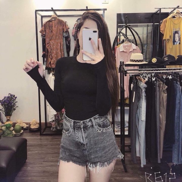 Áo thun xỏ ngón hot hit