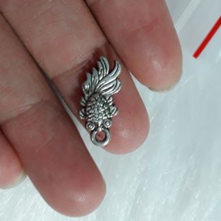 Charm treo hinh con cá 10 cai