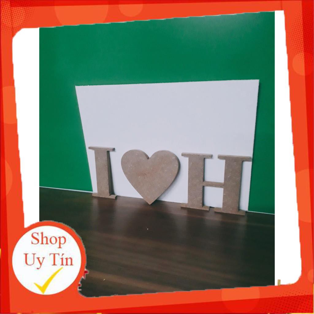 Chữ gỗ dán tường tên shop