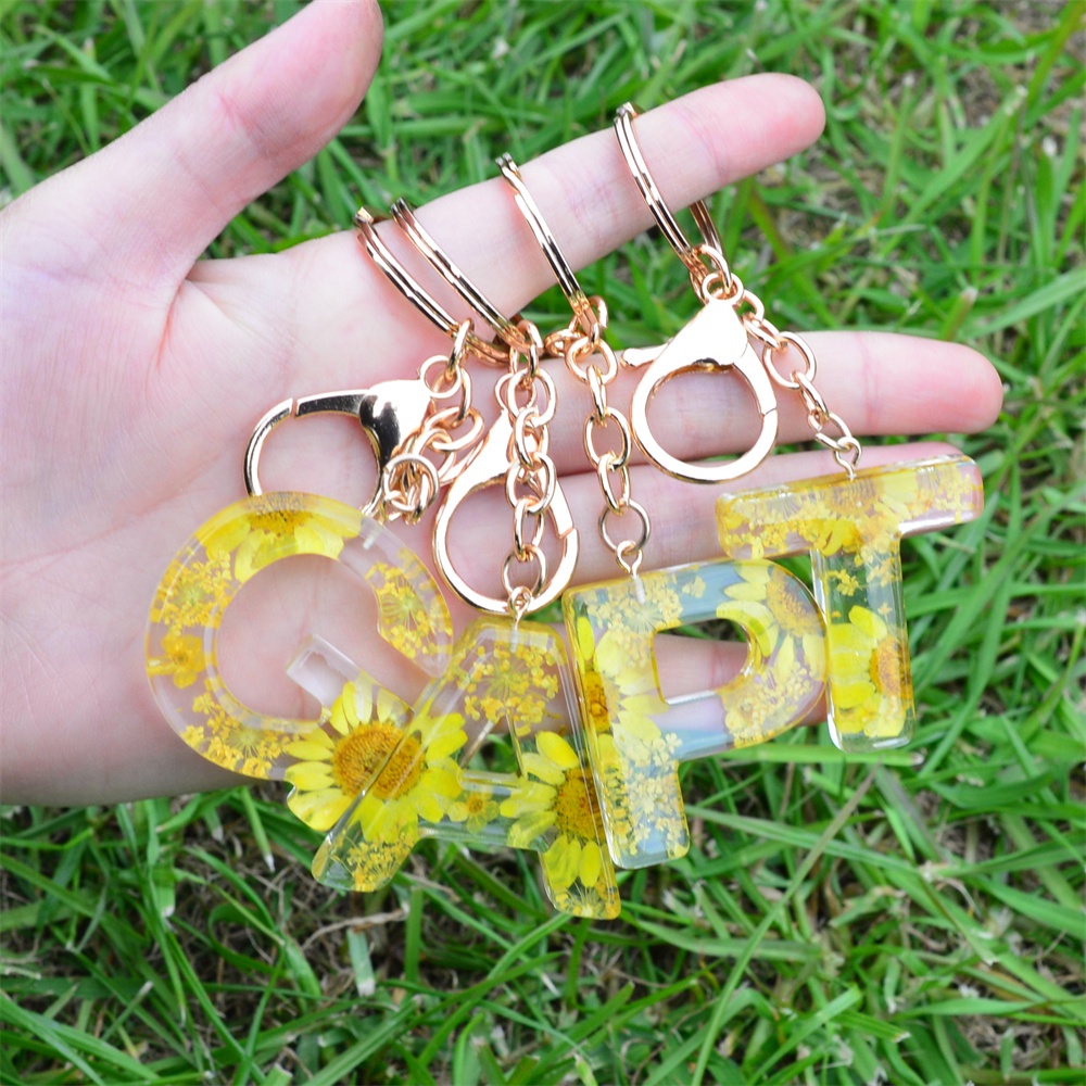 Móc Khóa Hình Hoa Cúc Và Chữ Tiếng Anh Bằng Nhựa Resin Dễ Thương
