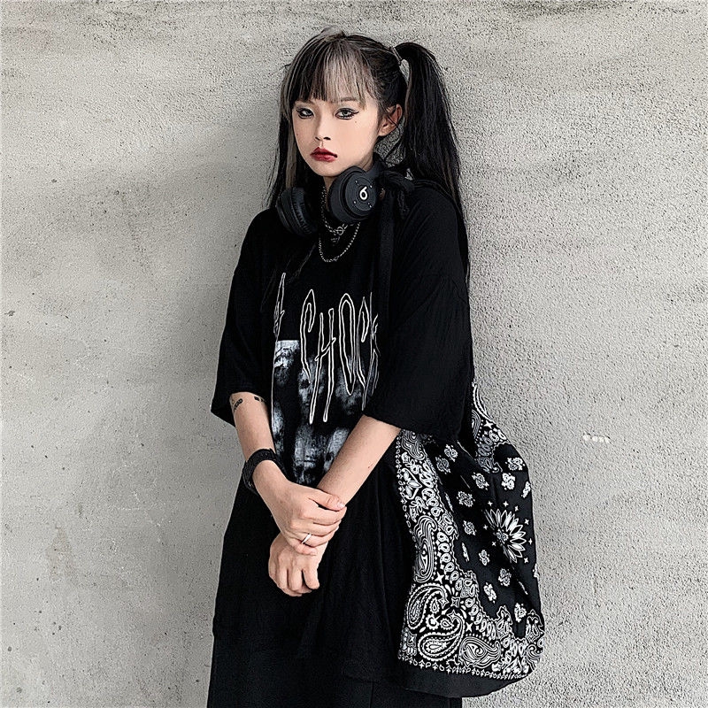 Túi canvas đeo vai họa tiết hoa điều phong cách hiphop