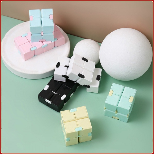 Đồ chơi giáo dục trẻ em Khối lập phương Rubik vô hạn rubik pyraminx rubik qiyi