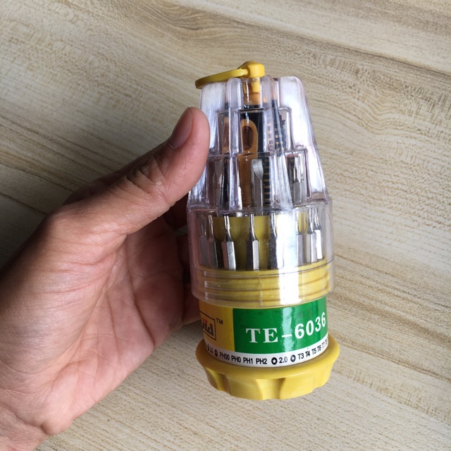 Combo Bộ Vỏ Sườn + Màn Hình Redmi 7A Zin Hàng Cao Cấp ( Tặng bộ vít đa năng)