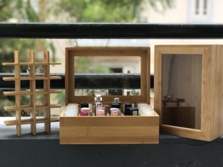 Hộp đựng son có nắp 24 ô