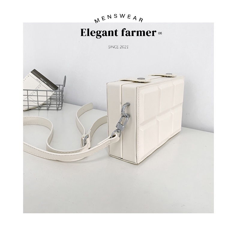 [MENSWEAR ELEGANT FARMER] Túi hộp đeo chéo hoạ tiết ô vuông nam &amp; nữ phong cách Hàn Quốc 2023 (5506)
