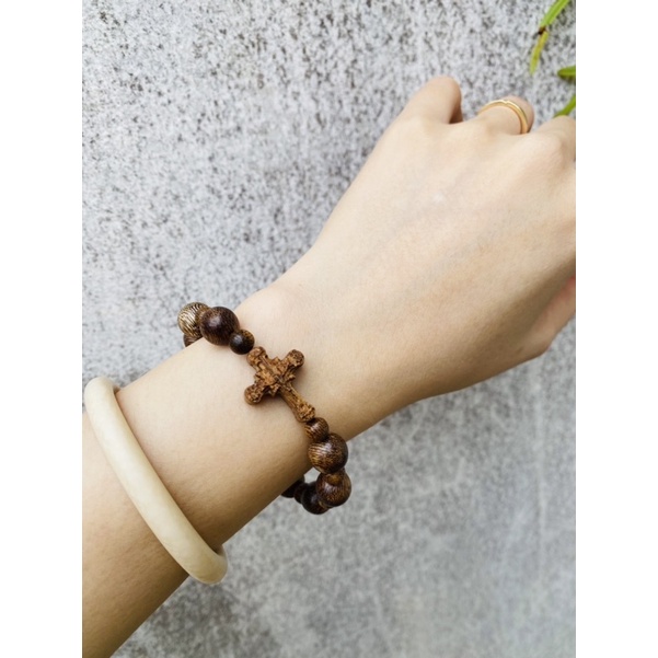 Vòng Mân Côi Trầm Hương Tốc Dành Cho Khách Công Giáo